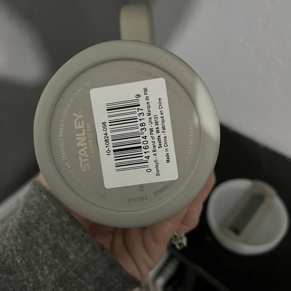 40oz Ash Stanley - Picture 4 of 4